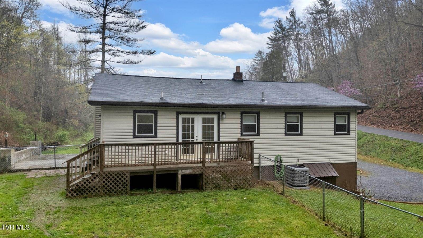 974 Big Hollow Road, Blountville, TN 37617