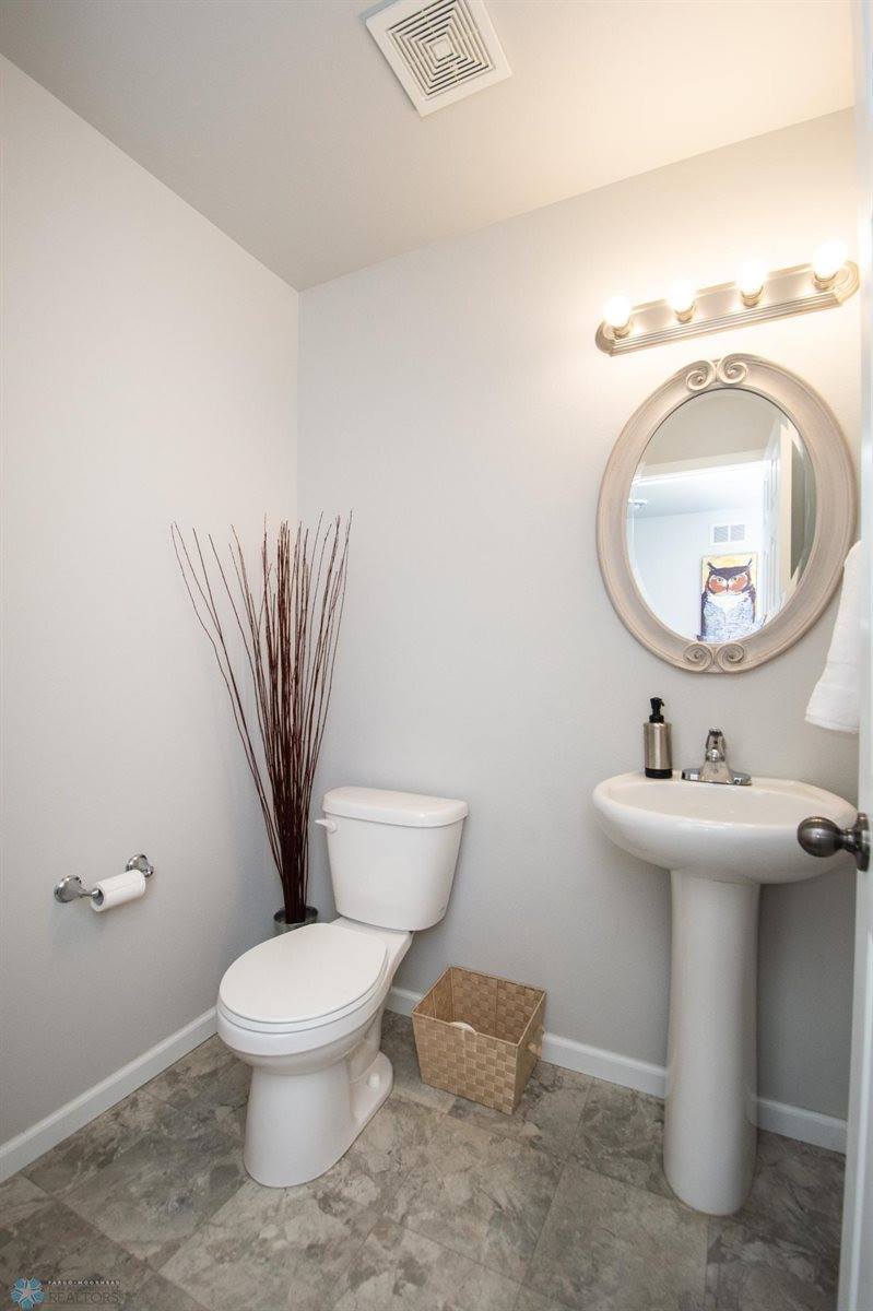 154 Pine Avenue, Mapleton, ND 58059