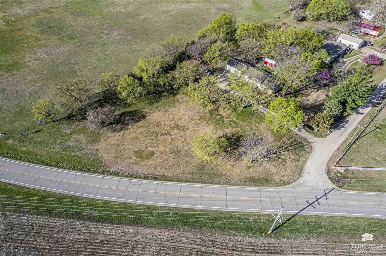 1990 2680 Lane, Chapman, KS 67431