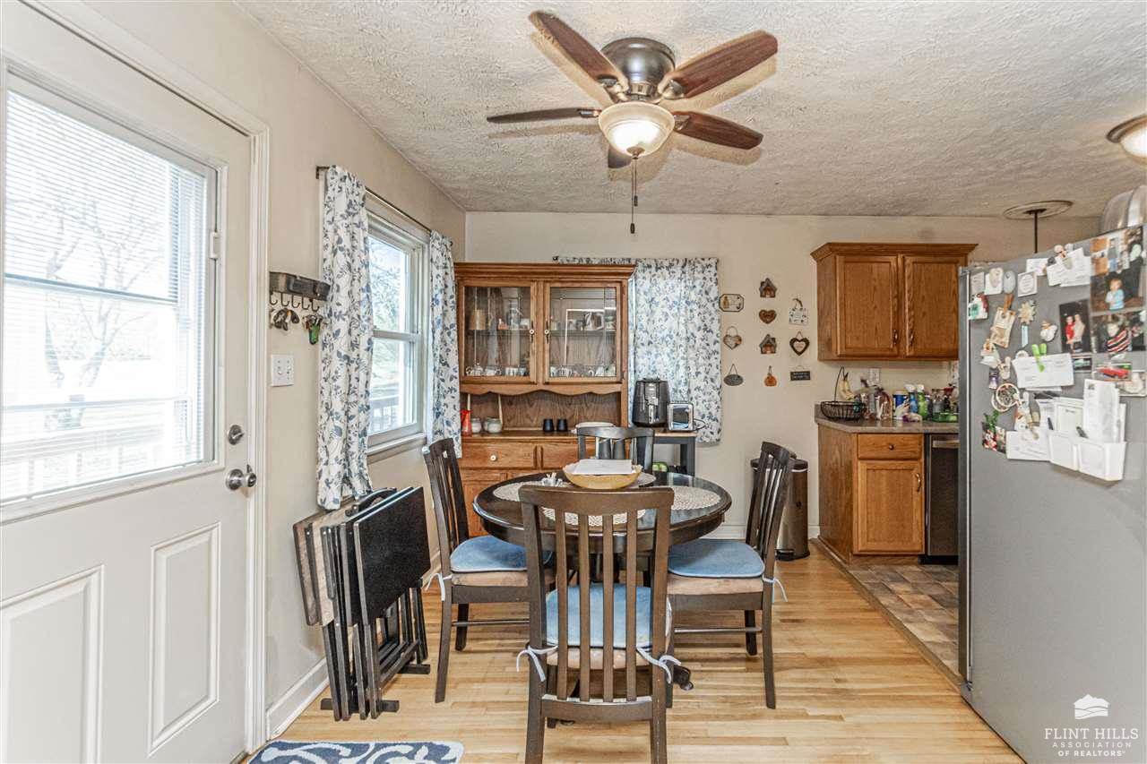 1990 2680 Lane, Chapman, KS 67431