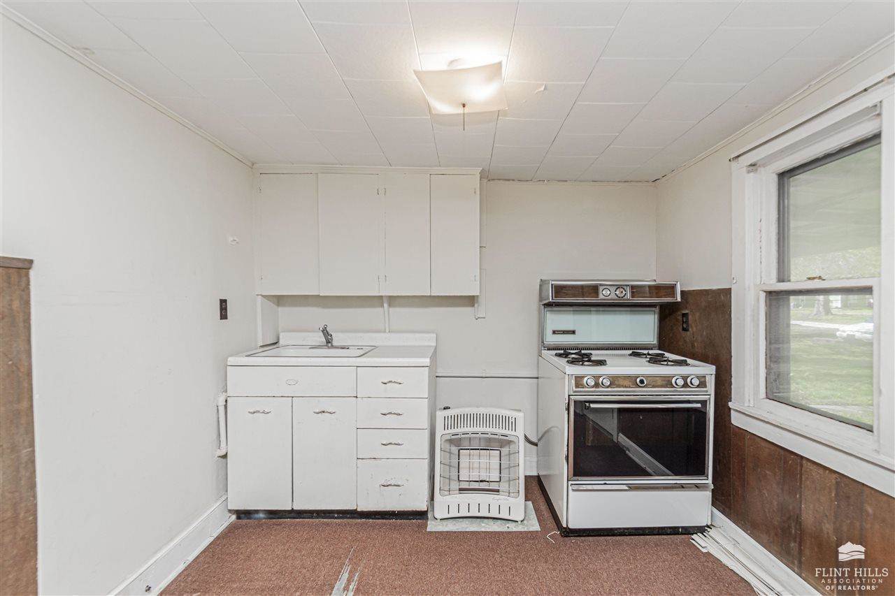 1212 North Washington Street, Junction City, KS 66441