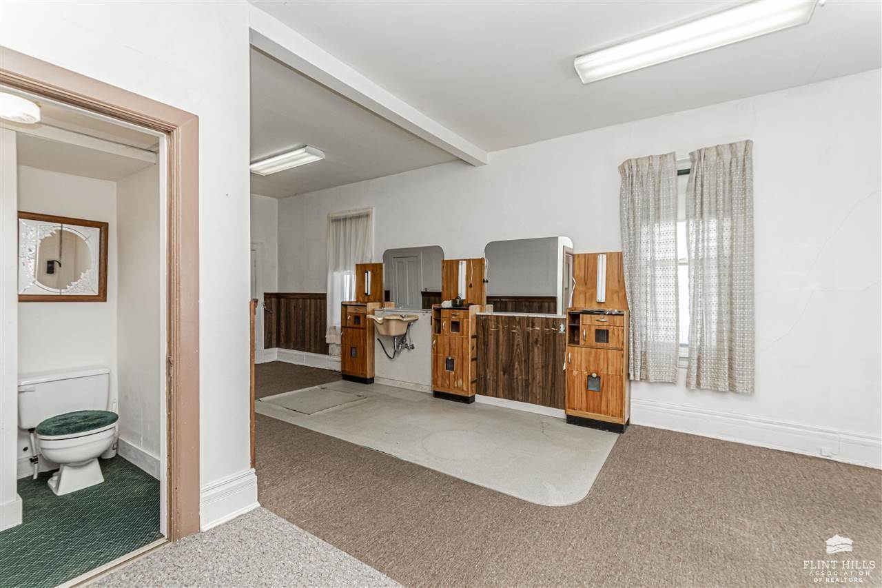 1212 North Washington Street, Junction City, KS 66441