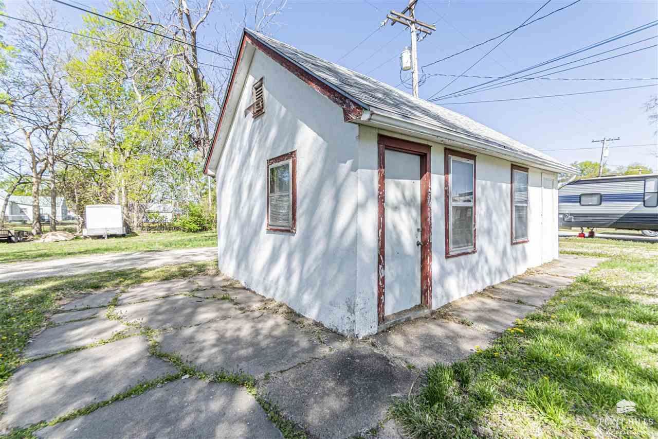1212 North Washington Street, Junction City, KS 66441