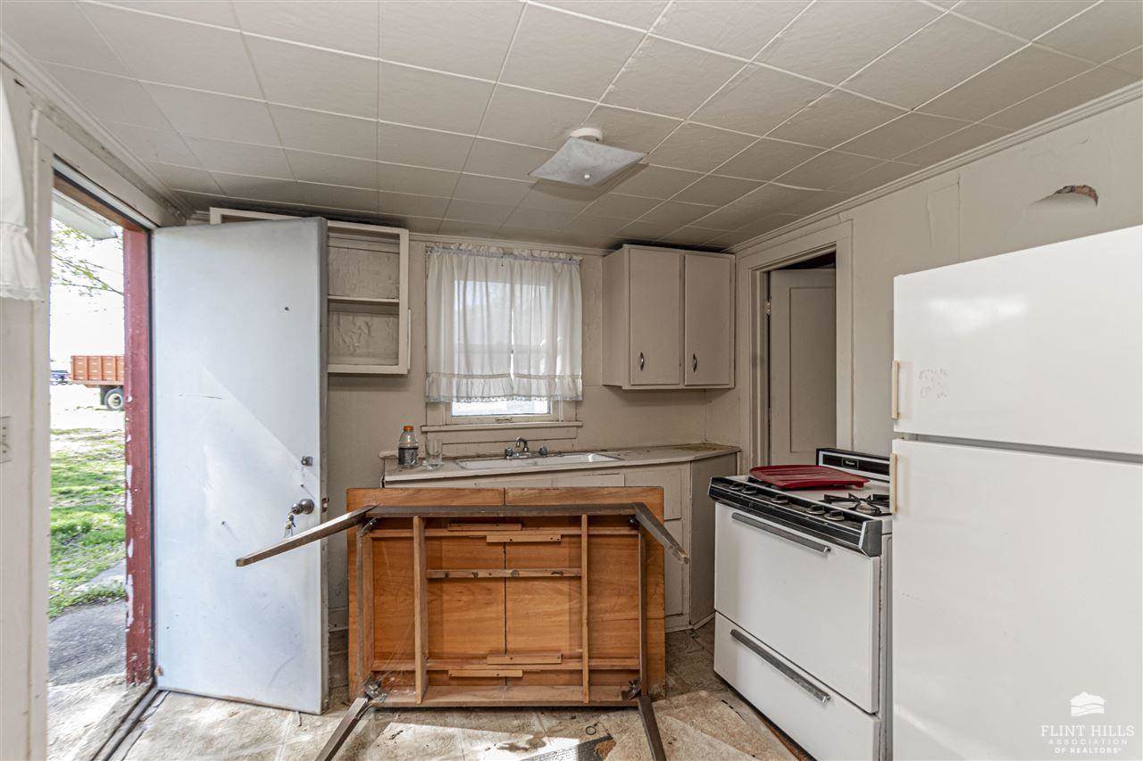 1212 North Washington Street, Junction City, KS 66441