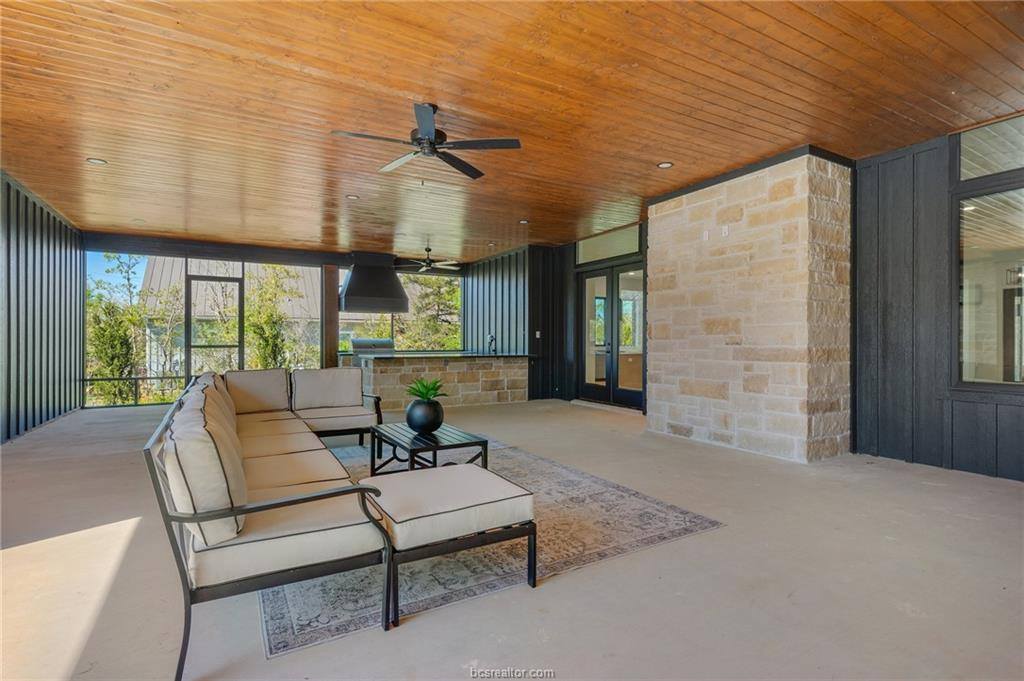 19363 Moonlit Hollow Loop, College Station, TX 77845