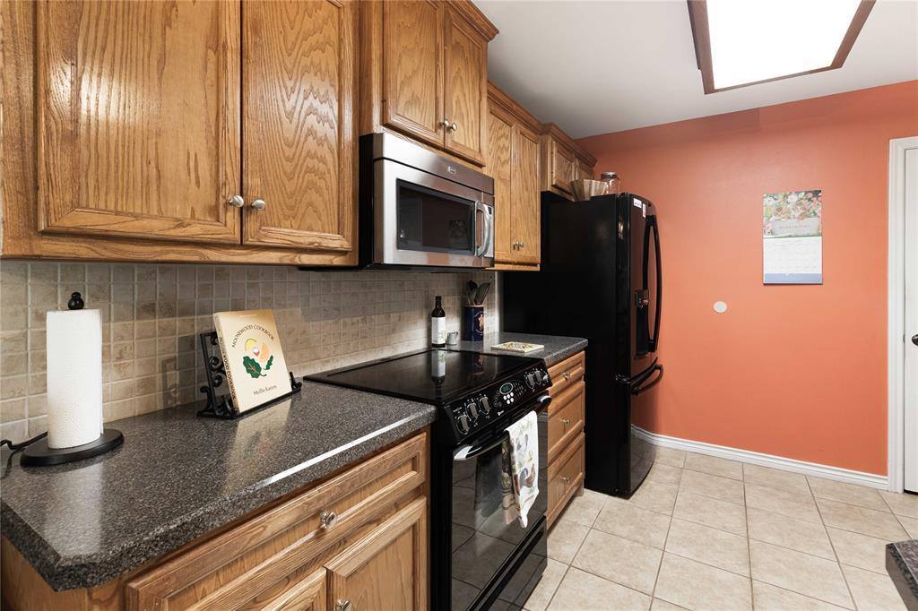 152 Walcourt Loop, College Station, TX 77845