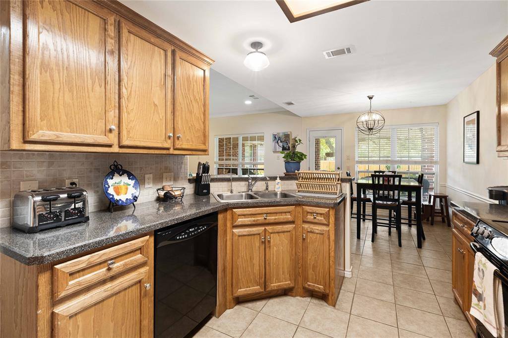 152 Walcourt Loop, College Station, TX 77845