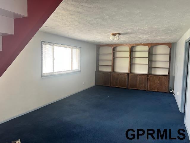 614 Shannon Road, Papillion, NE 68046