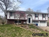 614 Shannon Road, Papillion, NE 68046