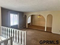 614 Shannon Road, Papillion, NE 68046