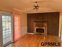 614 Shannon Road, Papillion, NE 68046