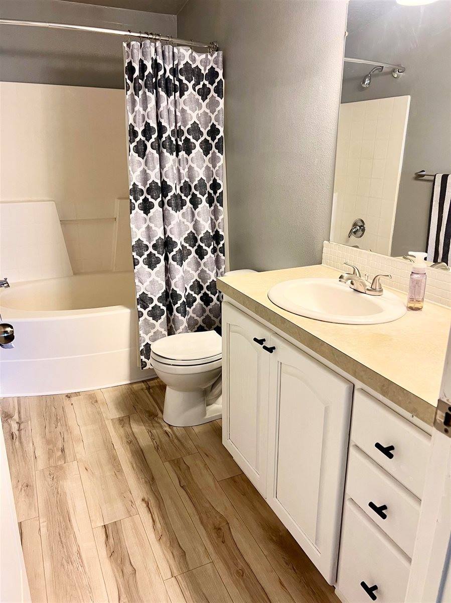 300 E Shoshone Street, Rockland, ID 83271