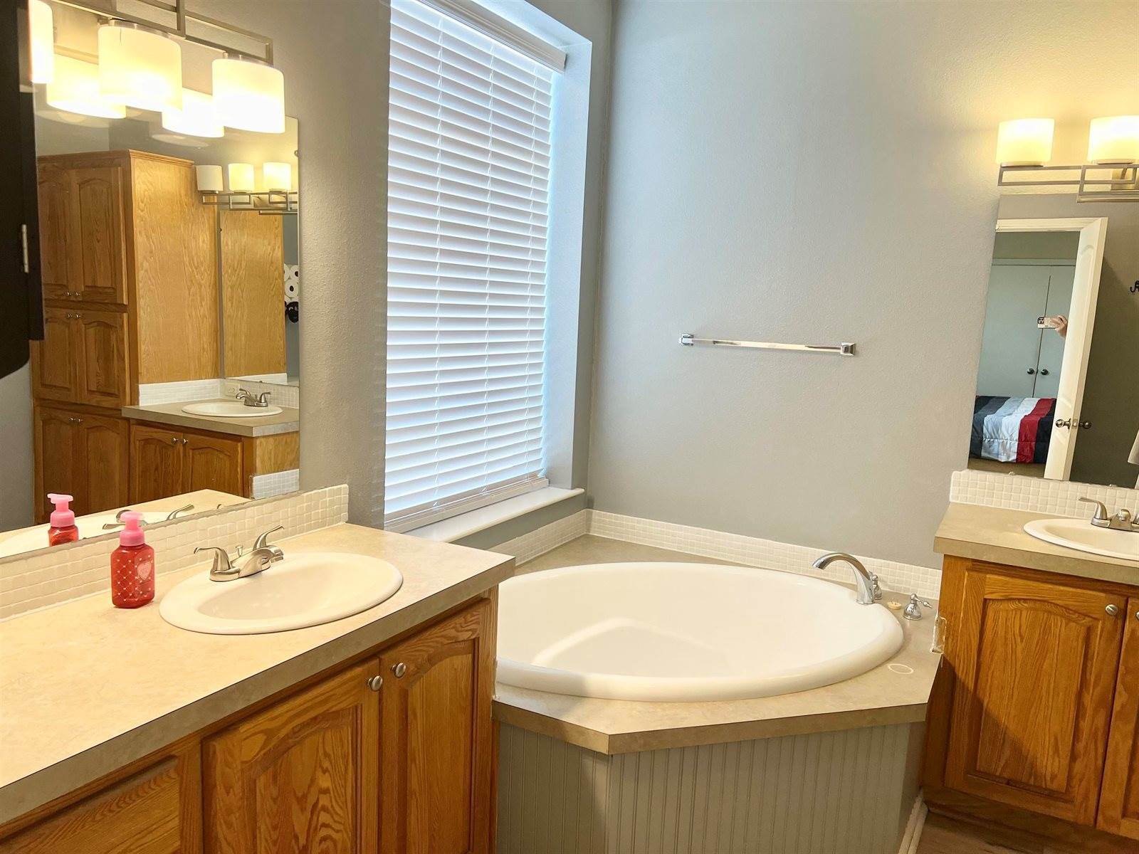 300 E Shoshone Street, Rockland, ID 83271