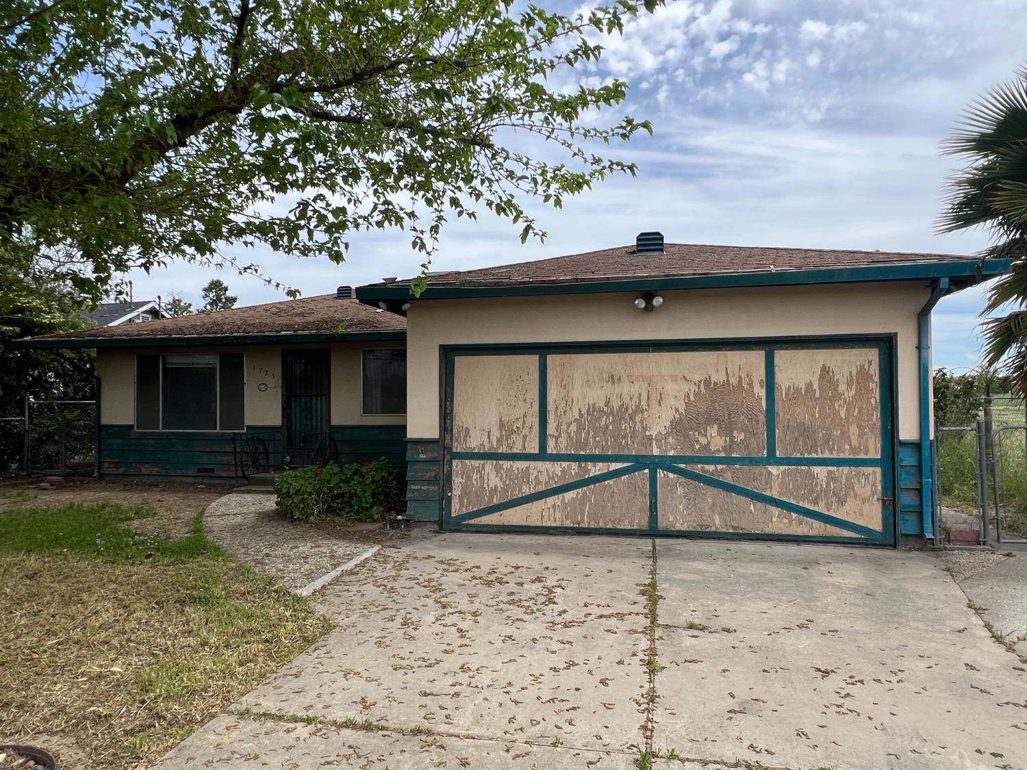 1725 Elmer Avenue, Yuba City, CA 95993