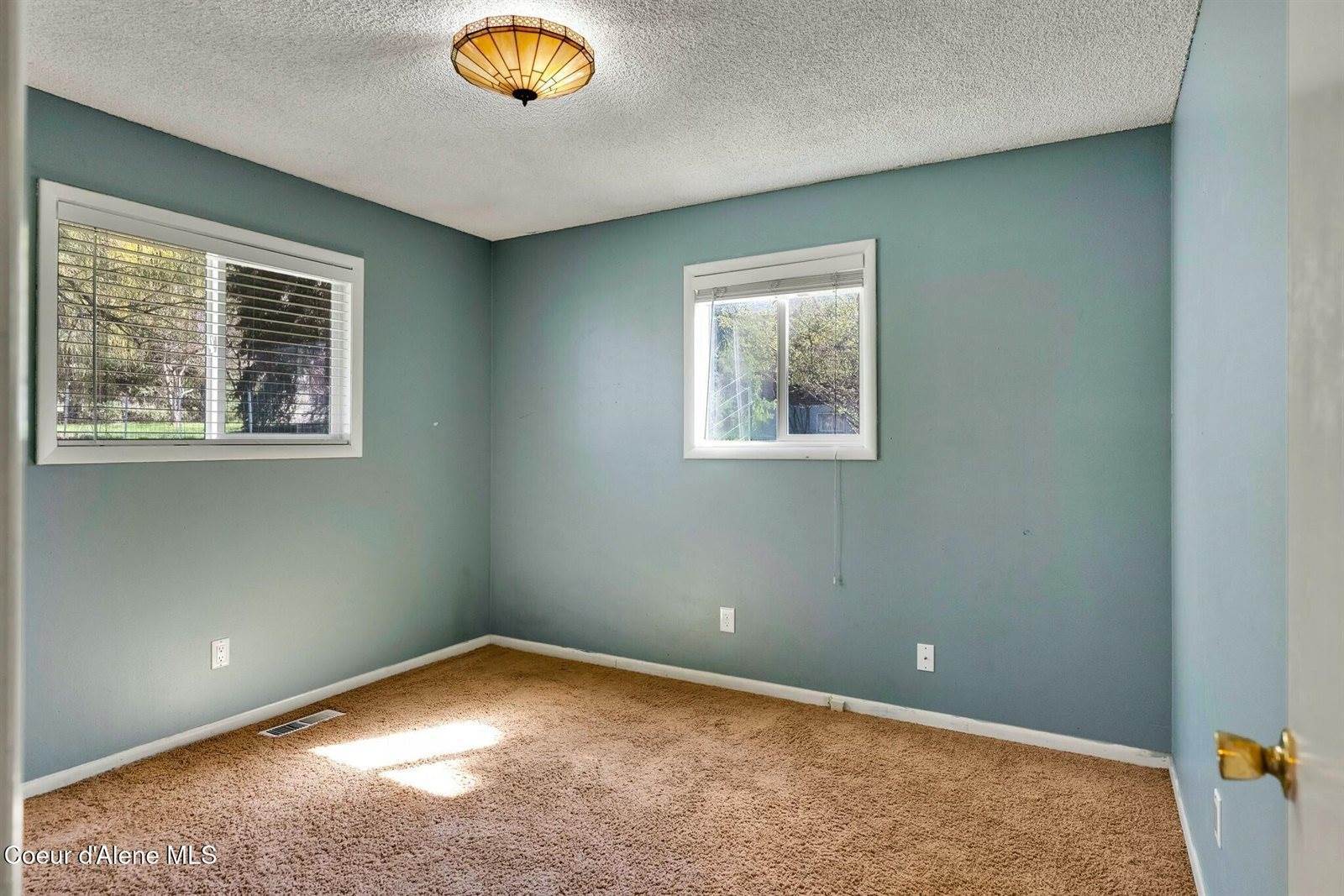 6959 Fresno Street, Bonners Ferry, ID 83805