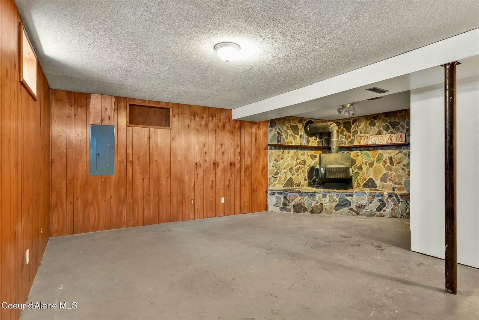 6959 Fresno Street, Bonners Ferry, ID 83805