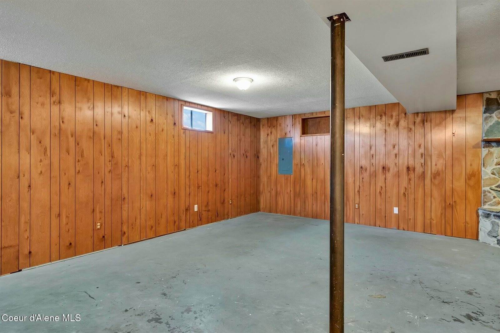 6959 Fresno Street, Bonners Ferry, ID 83805