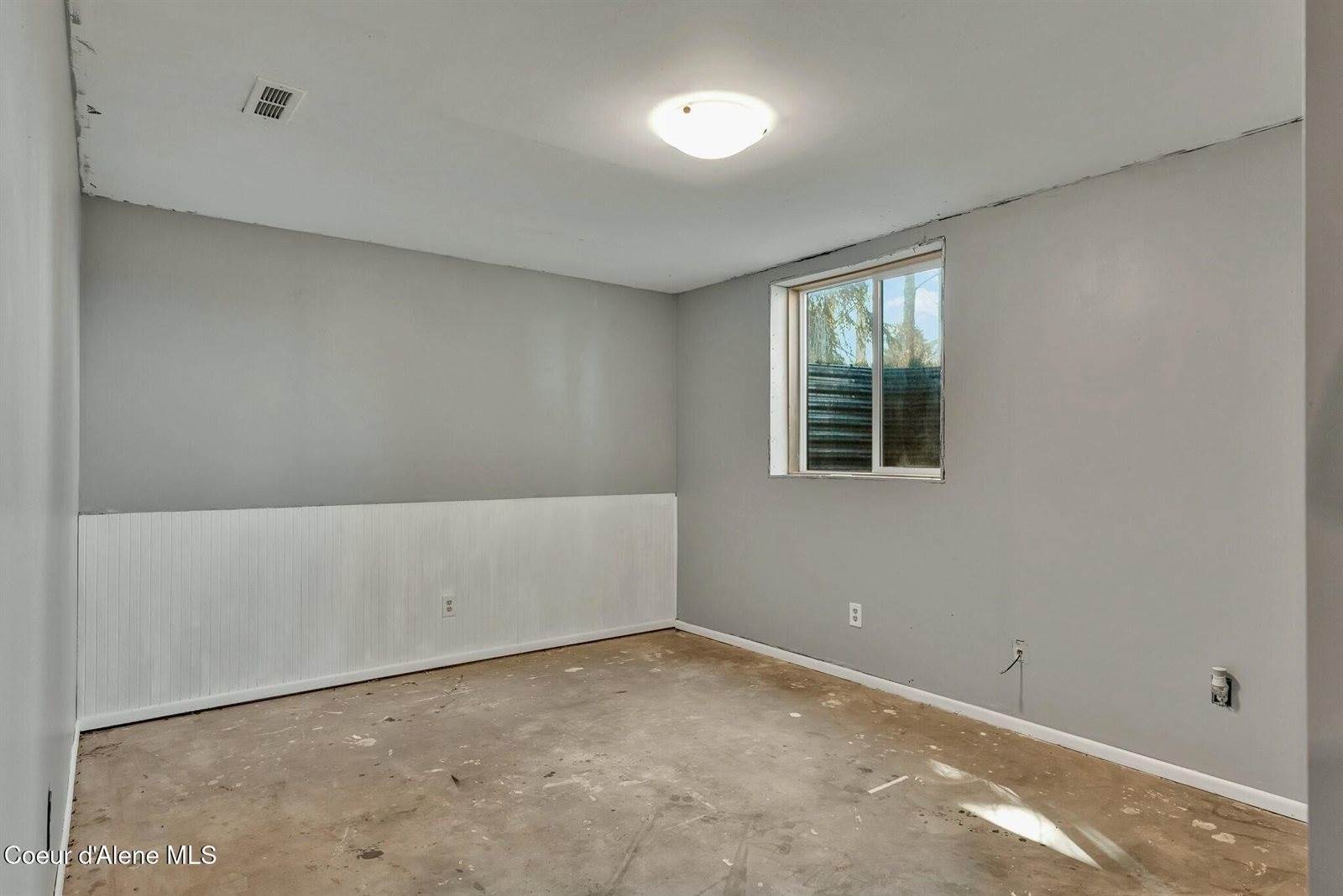 6959 Fresno Street, Bonners Ferry, ID 83805