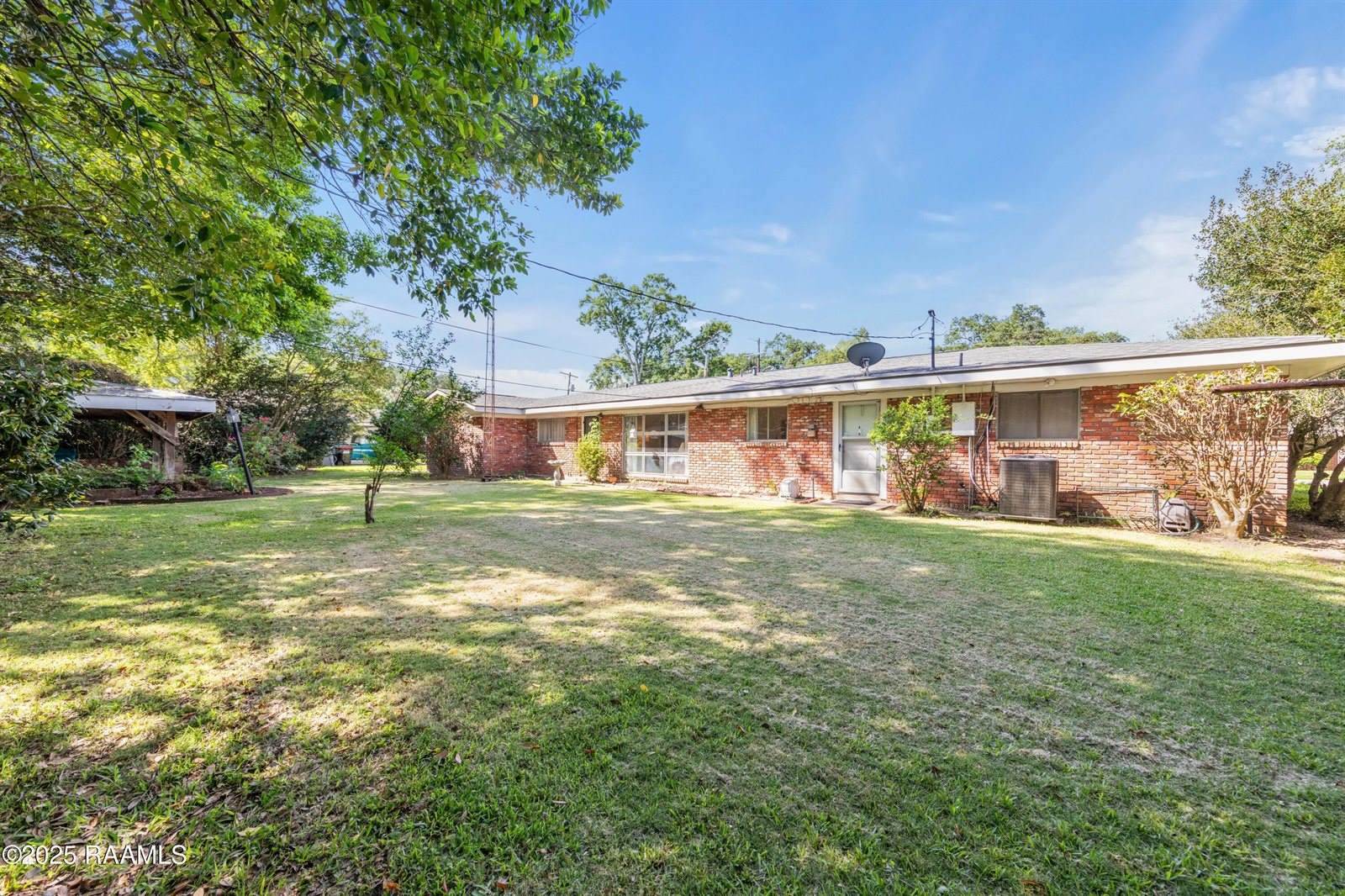 300 West Saint Louis Street, Lafayette, LA 70506