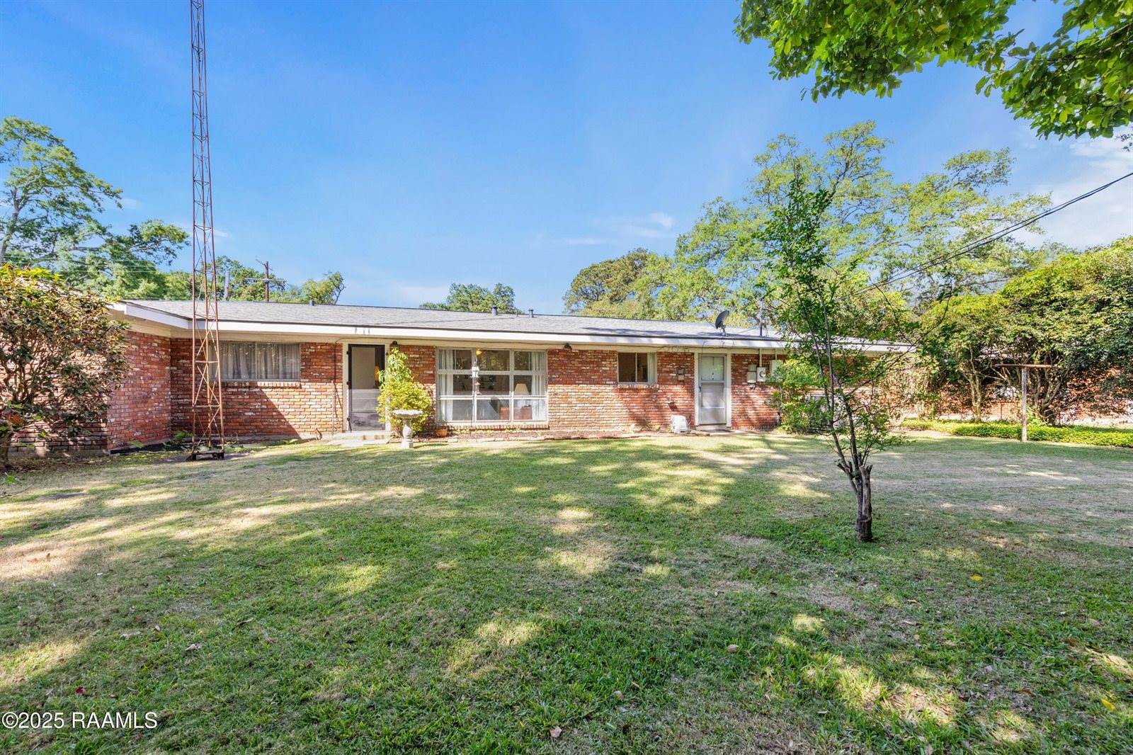 300 West Saint Louis Street, Lafayette, LA 70506