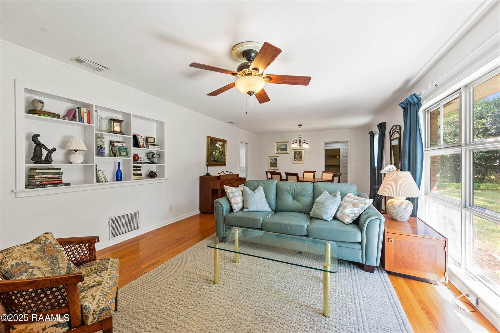 300 West Saint Louis Street, Lafayette, LA 70506