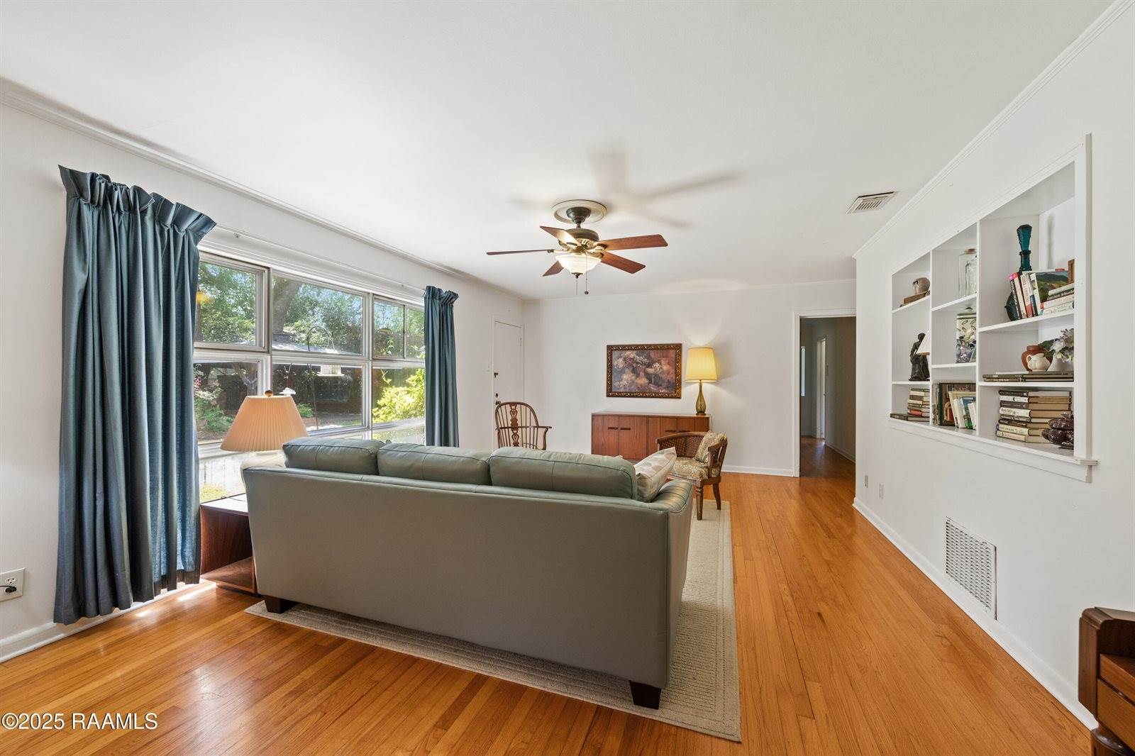 300 West Saint Louis Street, Lafayette, LA 70506