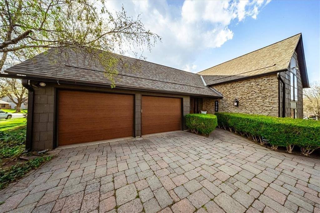 9700 West 106th Street, Overland Park, KS 66212