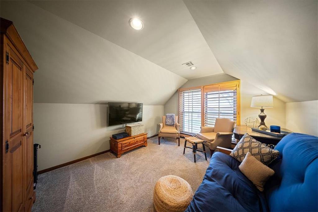 9700 West 106th Street, Overland Park, KS 66212