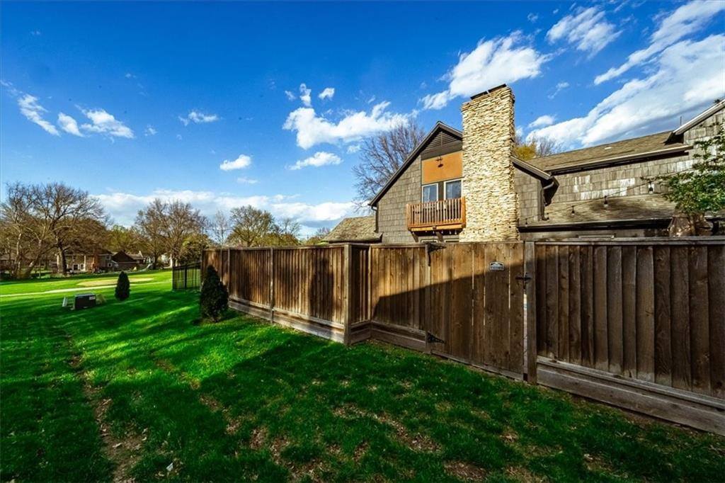 9700 West 106th Street, Overland Park, KS 66212