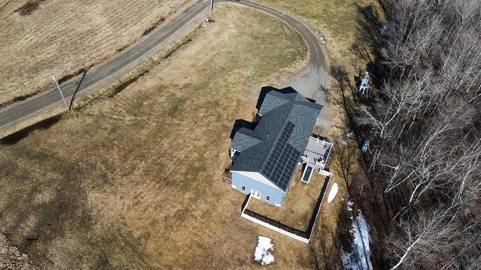 17 Farm Pond Road, Corinth, ME 04427