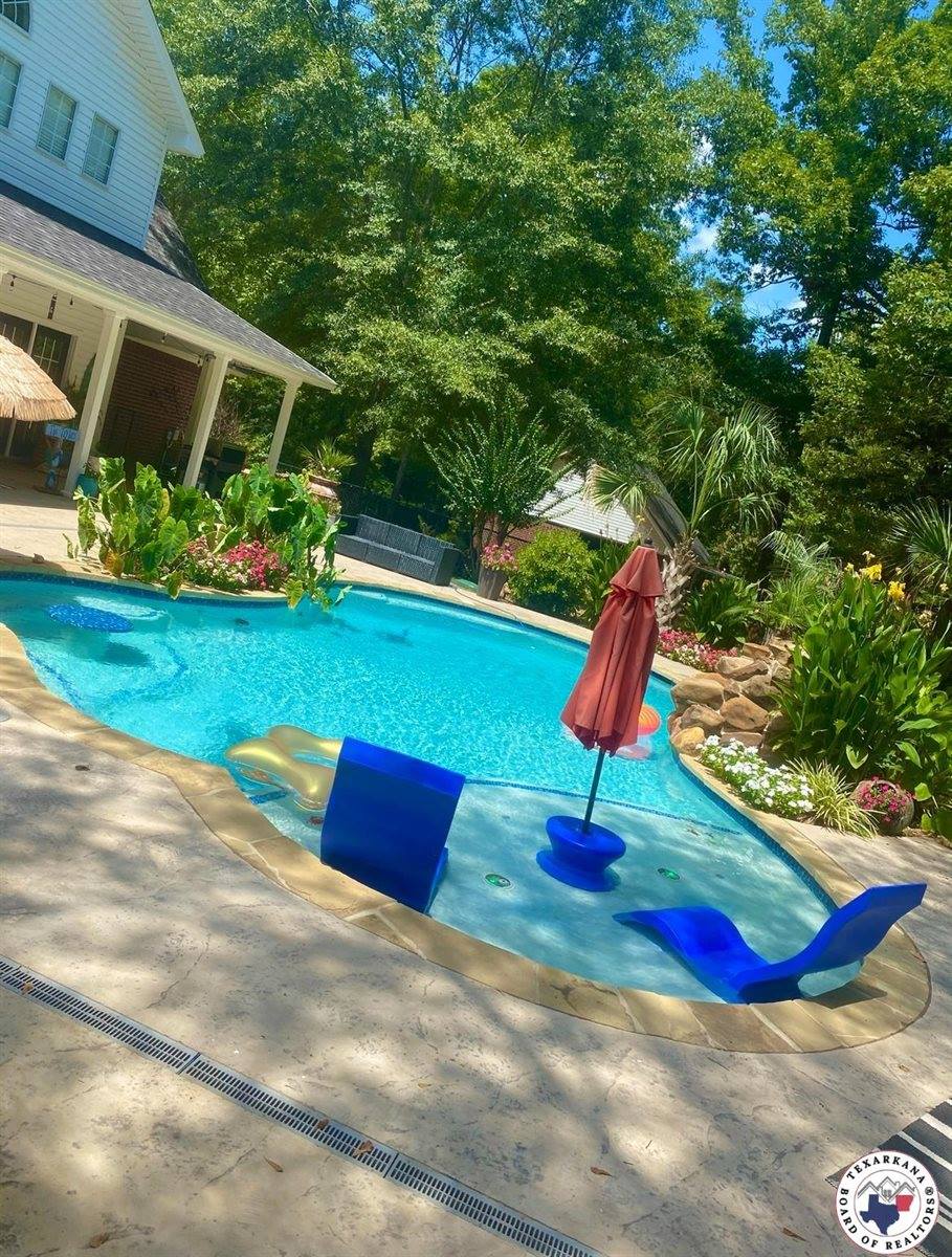 19 Hidden Valley Rd, Texarkana, TX 75501