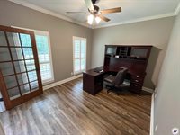 19 Hidden Valley Rd, Texarkana, TX 75501