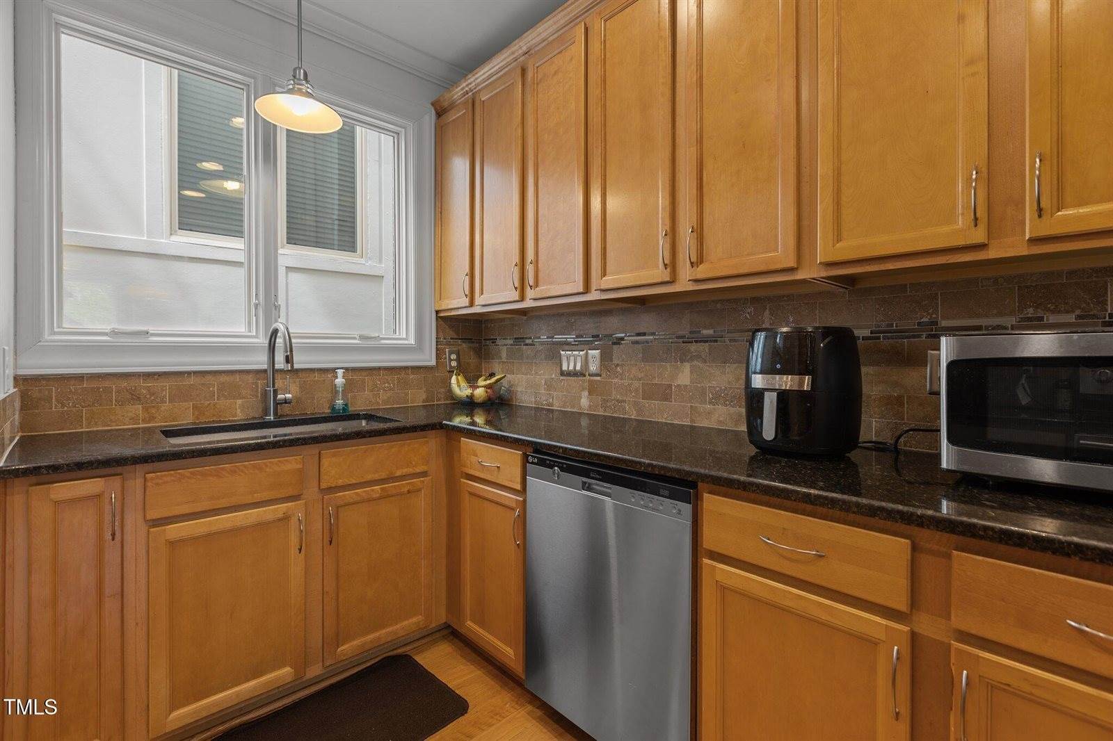 400 West Rosemary Street, Unit 104, Chapel Hill, NC 27516