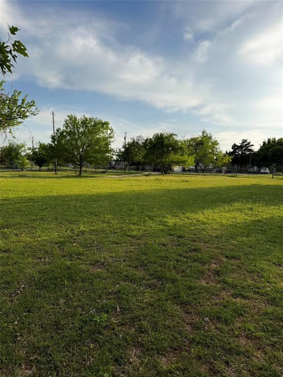 3205 Flora Street, Burleson, TX 76028