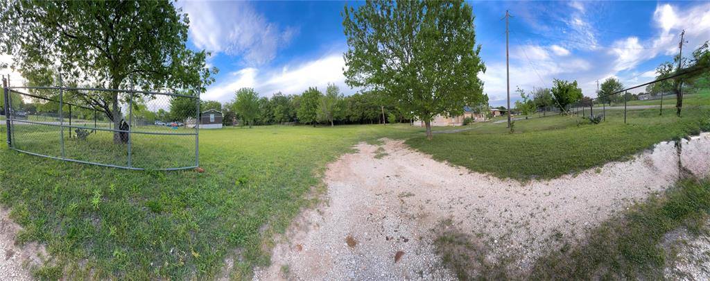 3205 Flora Street, Burleson, TX 76028