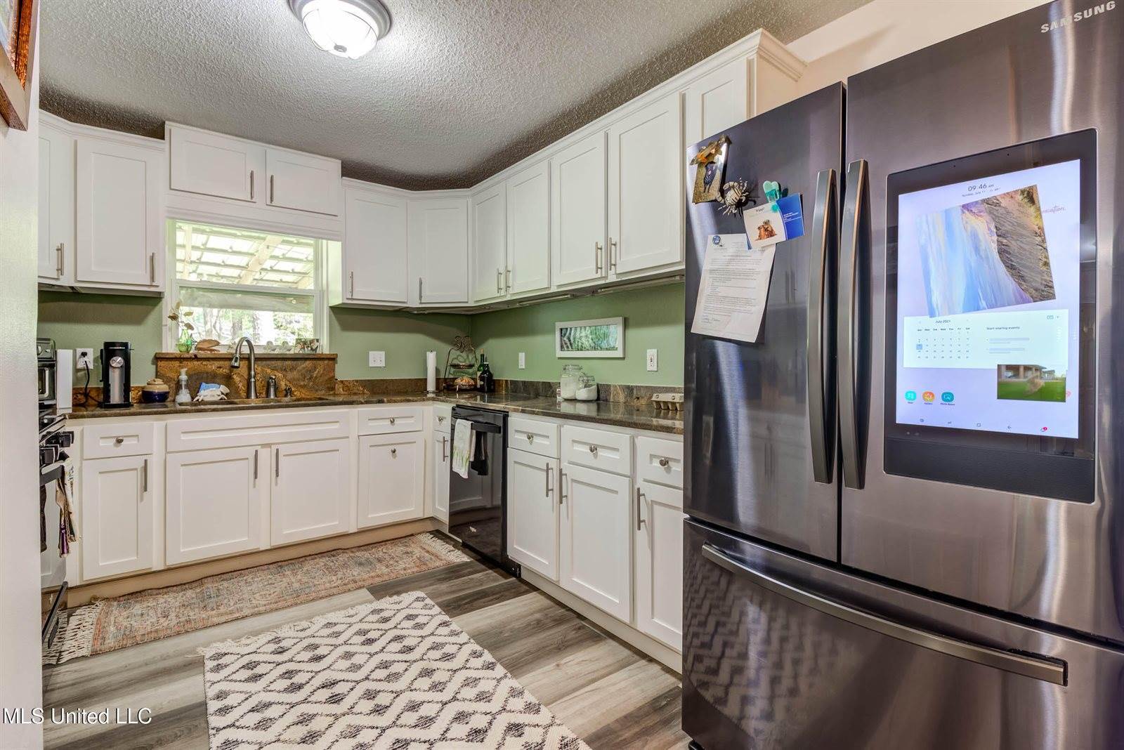 450 Whispering Pine Drive, Ocean Springs, MS 39564