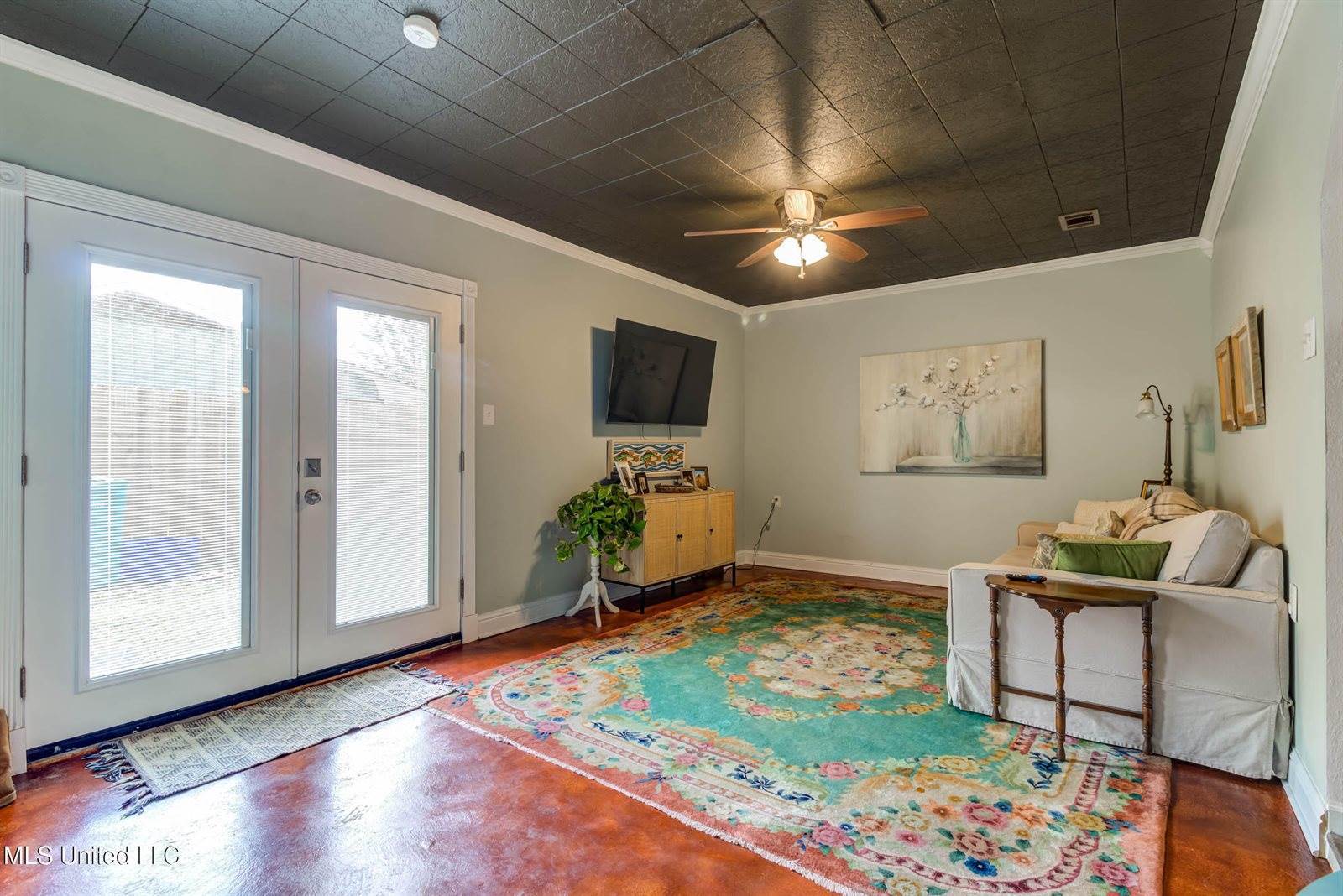 450 Whispering Pine Drive, Ocean Springs, MS 39564