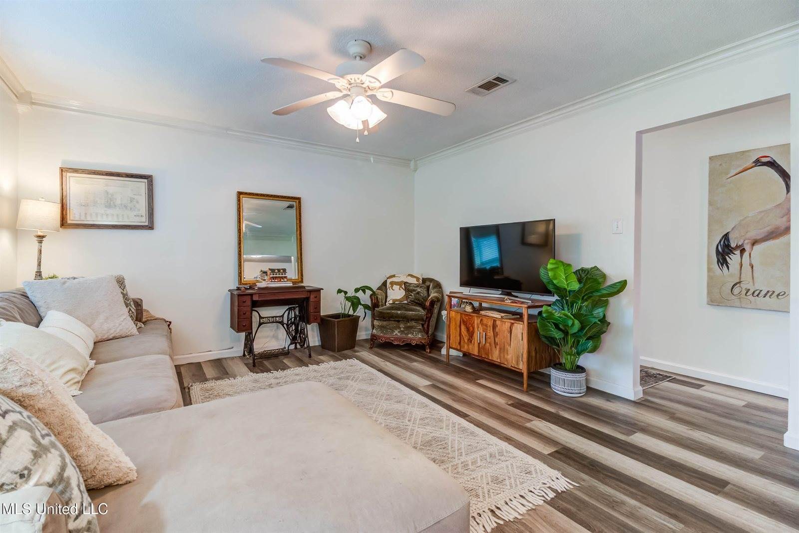 450 Whispering Pine Drive, Ocean Springs, MS 39564