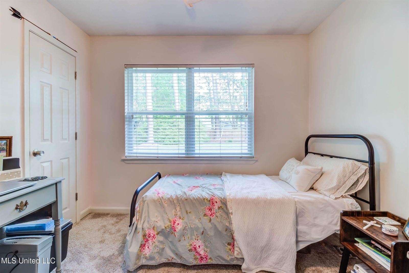 450 Whispering Pine Drive, Ocean Springs, MS 39564