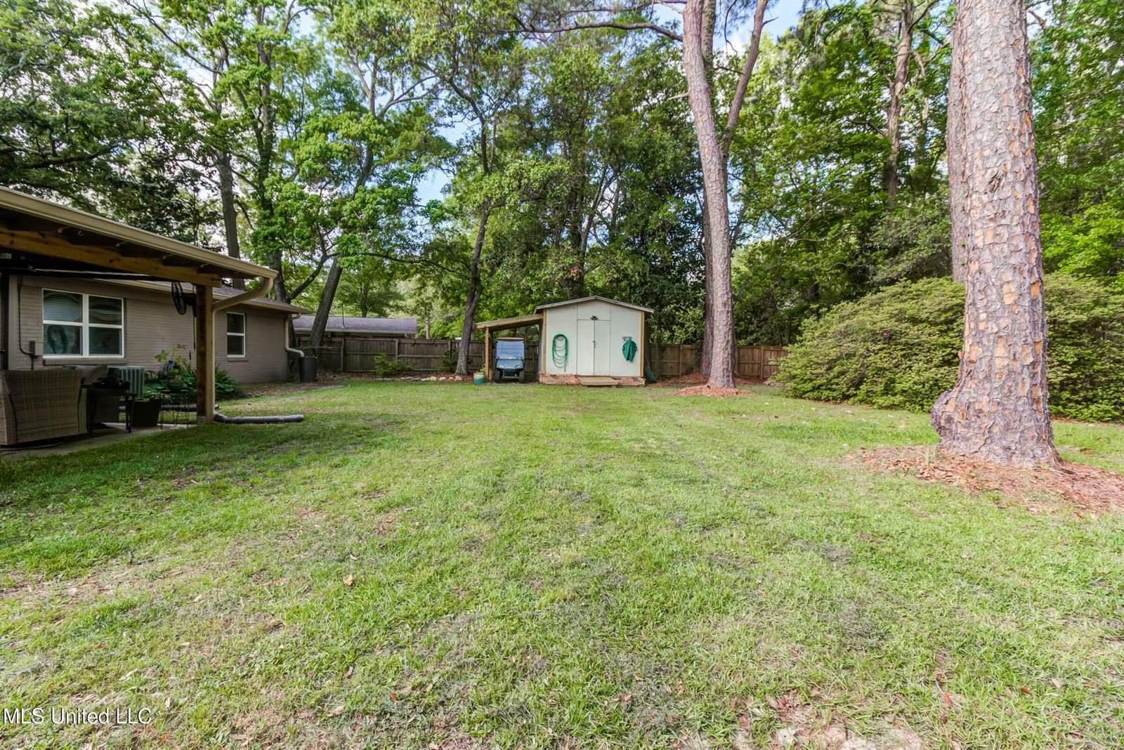 450 Whispering Pine Drive, Ocean Springs, MS 39564