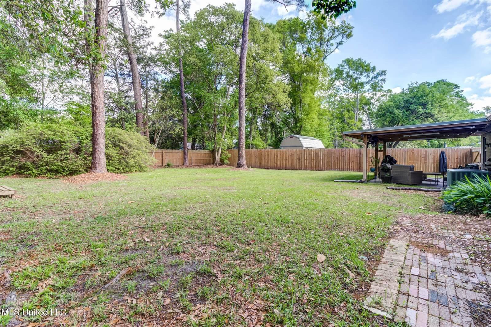 450 Whispering Pine Drive, Ocean Springs, MS 39564