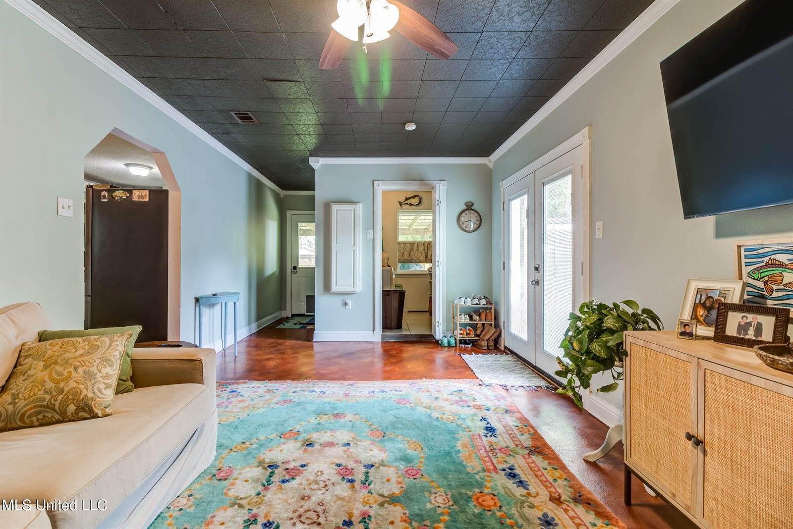 450 Whispering Pine Drive, Ocean Springs, MS 39564