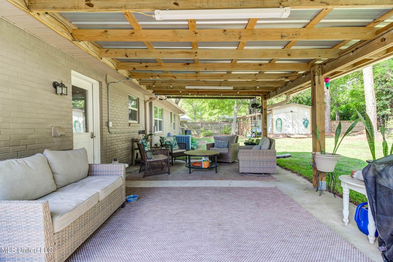 450 Whispering Pine Drive, Ocean Springs, MS 39564