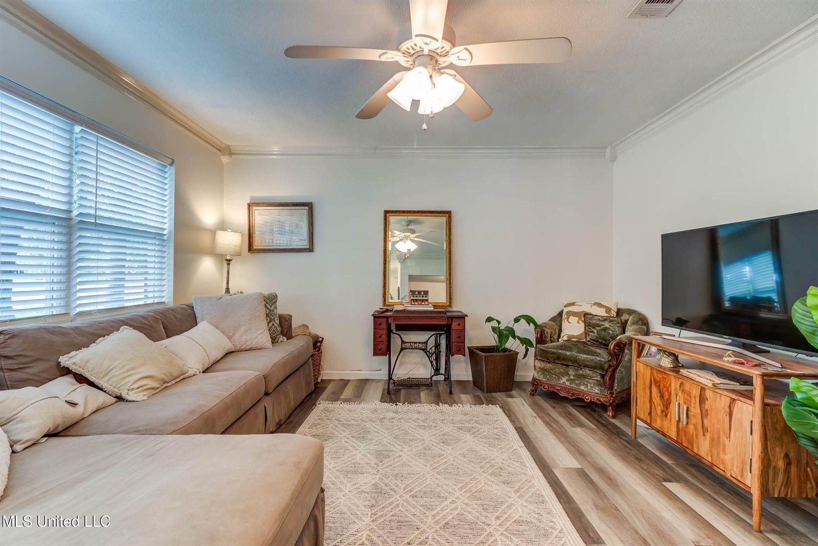 450 Whispering Pine Drive, Ocean Springs, MS 39564