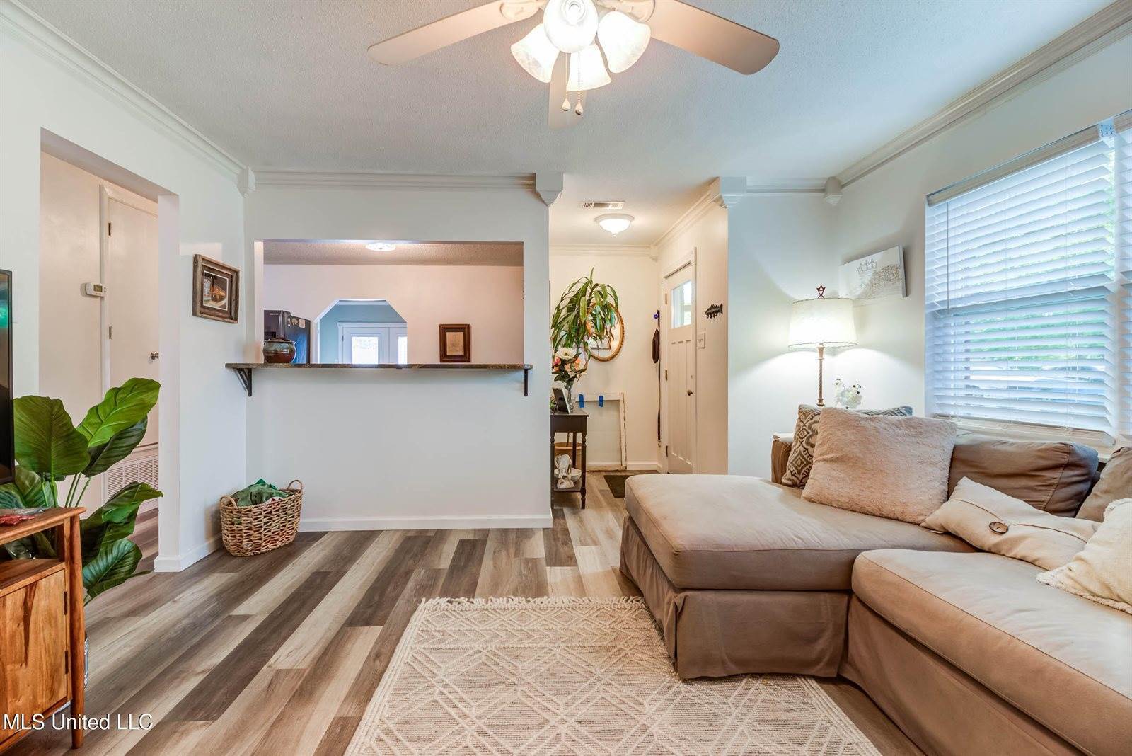 450 Whispering Pine Drive, Ocean Springs, MS 39564