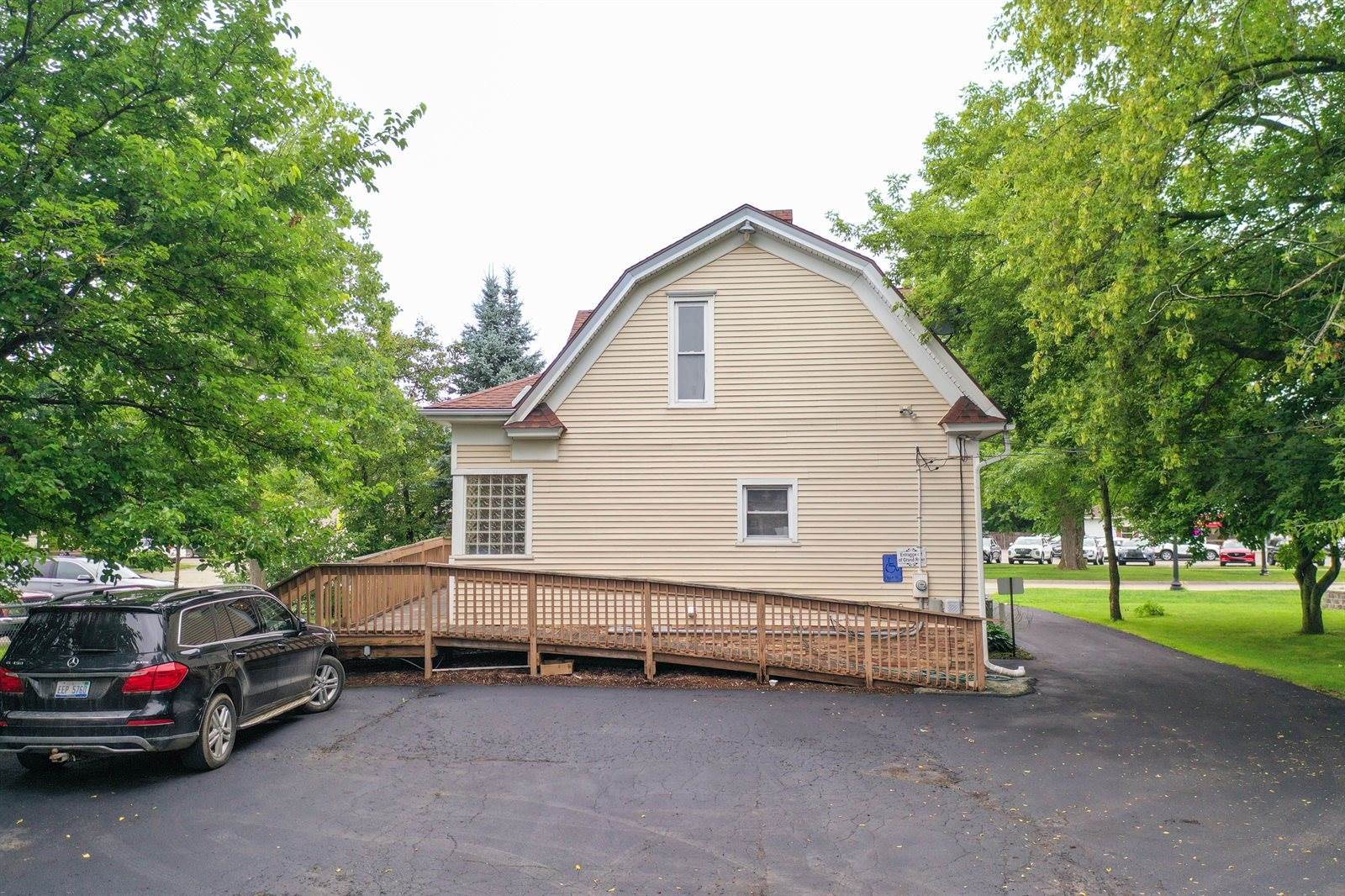 515 East Grand River Avenue, HowellCity_Livingston, MI 48843