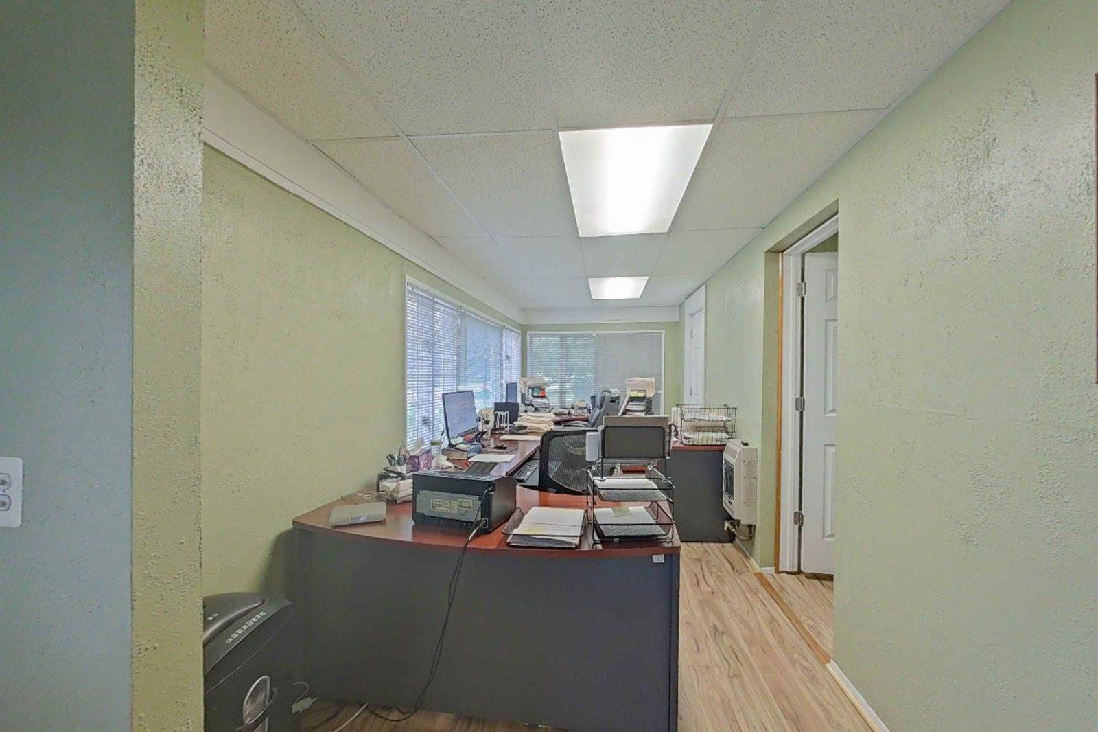 515 East Grand River Avenue, HowellCity_Livingston, MI 48843