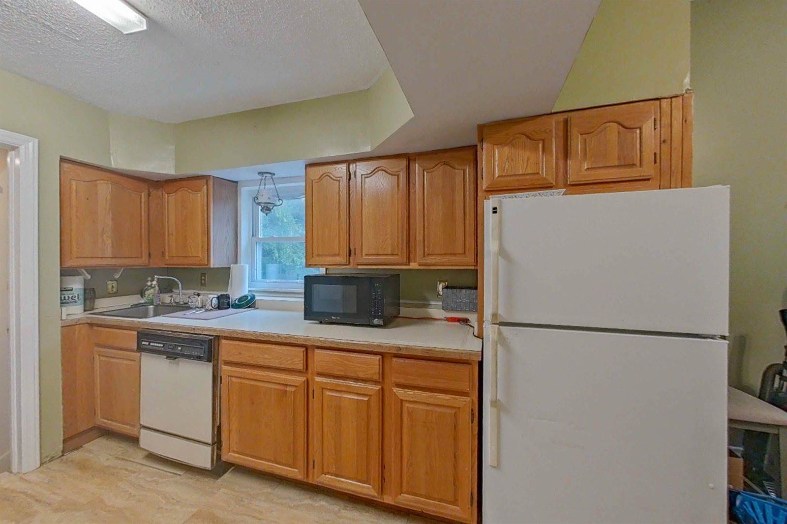 515 East Grand River Avenue, HowellCity_Livingston, MI 48843