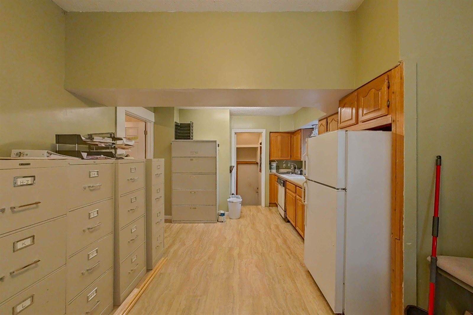 515 East Grand River Avenue, HowellCity_Livingston, MI 48843