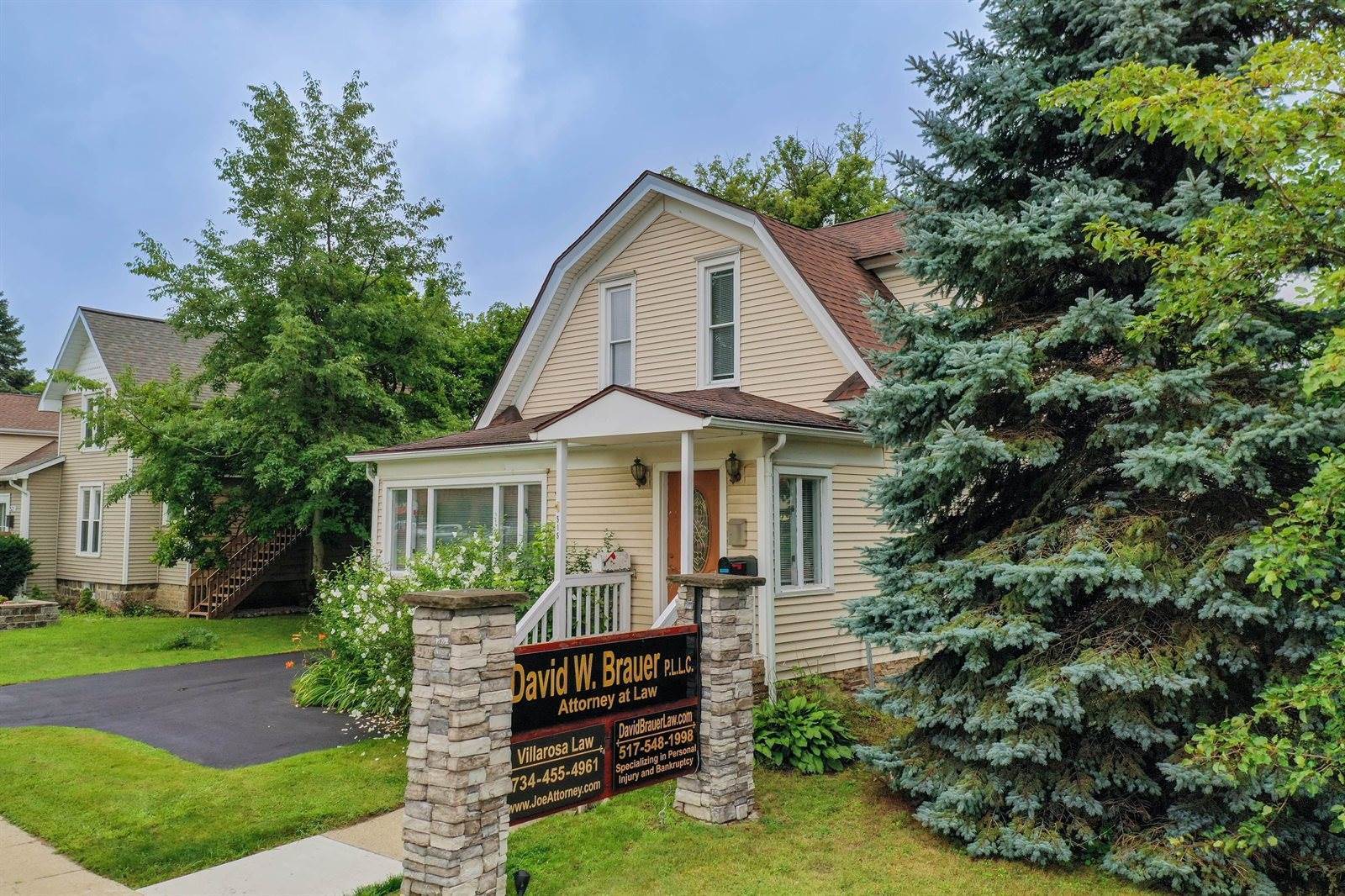 515 East Grand River Avenue, HowellCity_Livingston, MI 48843